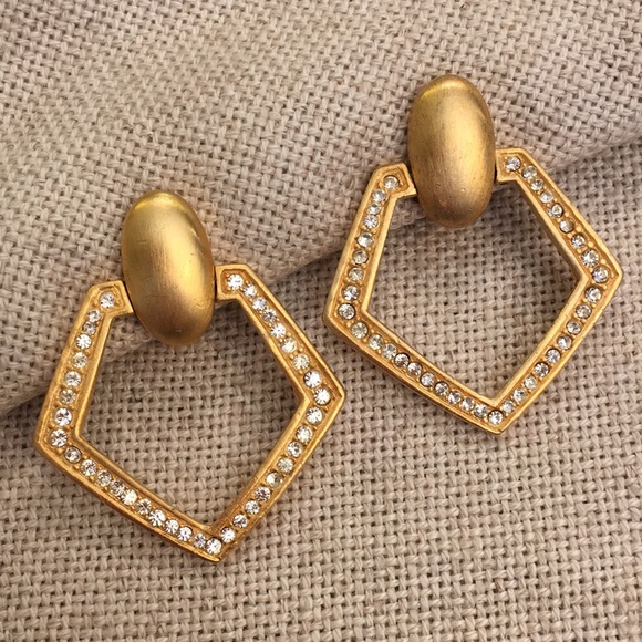 Vintage Matte Gold & Rhinestone Clip Earrings Mod - Picture 5 of 13